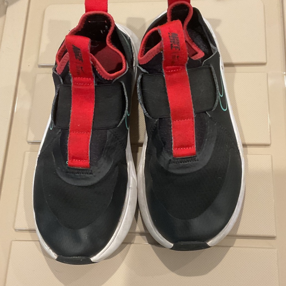 Nike Kids Black and Red Sneakers